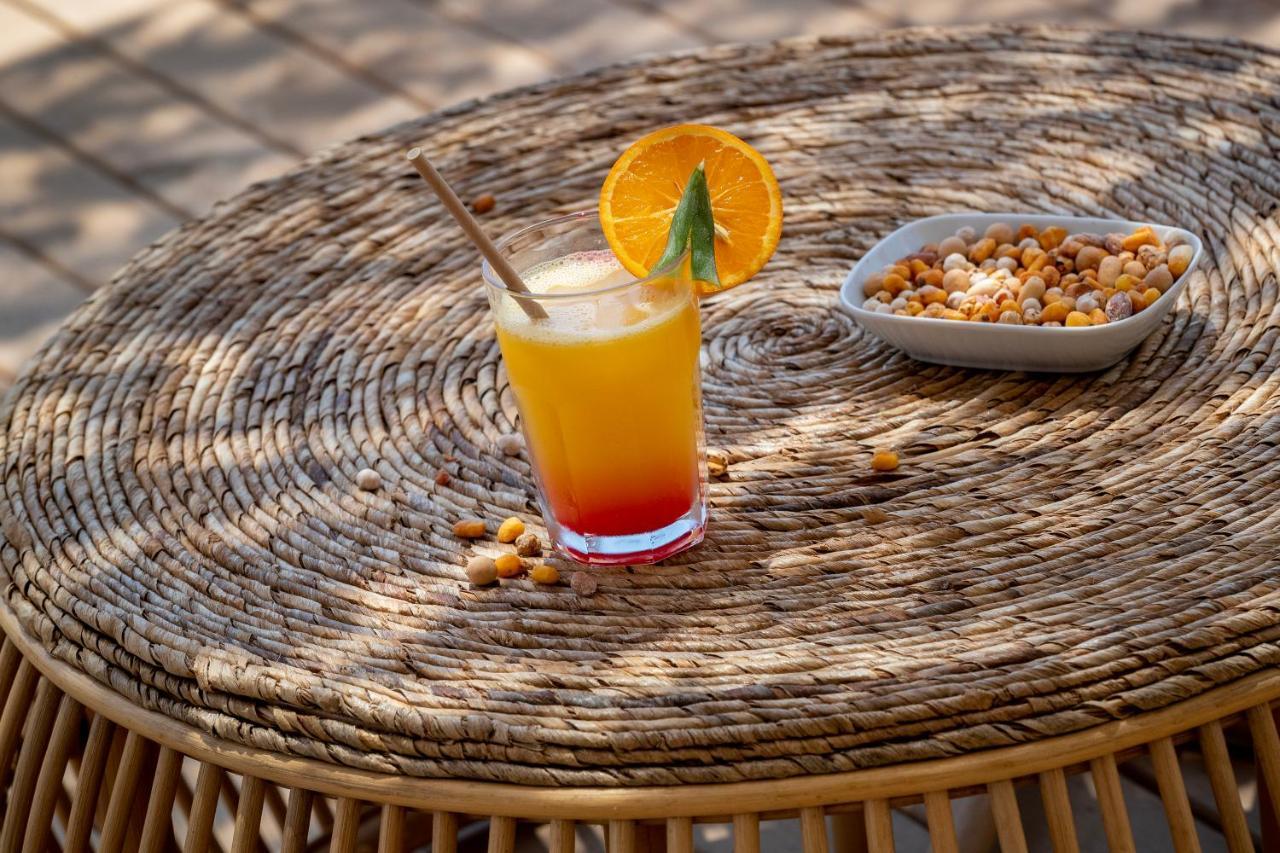 Marti Myra Hotell Tekirova Exteriör bild A tequila sunrise