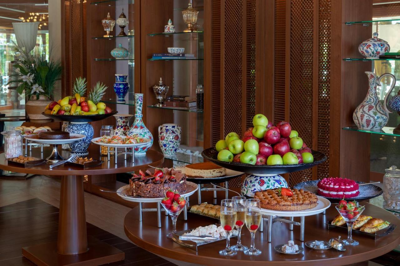 Marti Myra Hotell Tekirova Exteriör bild A dessert buffet