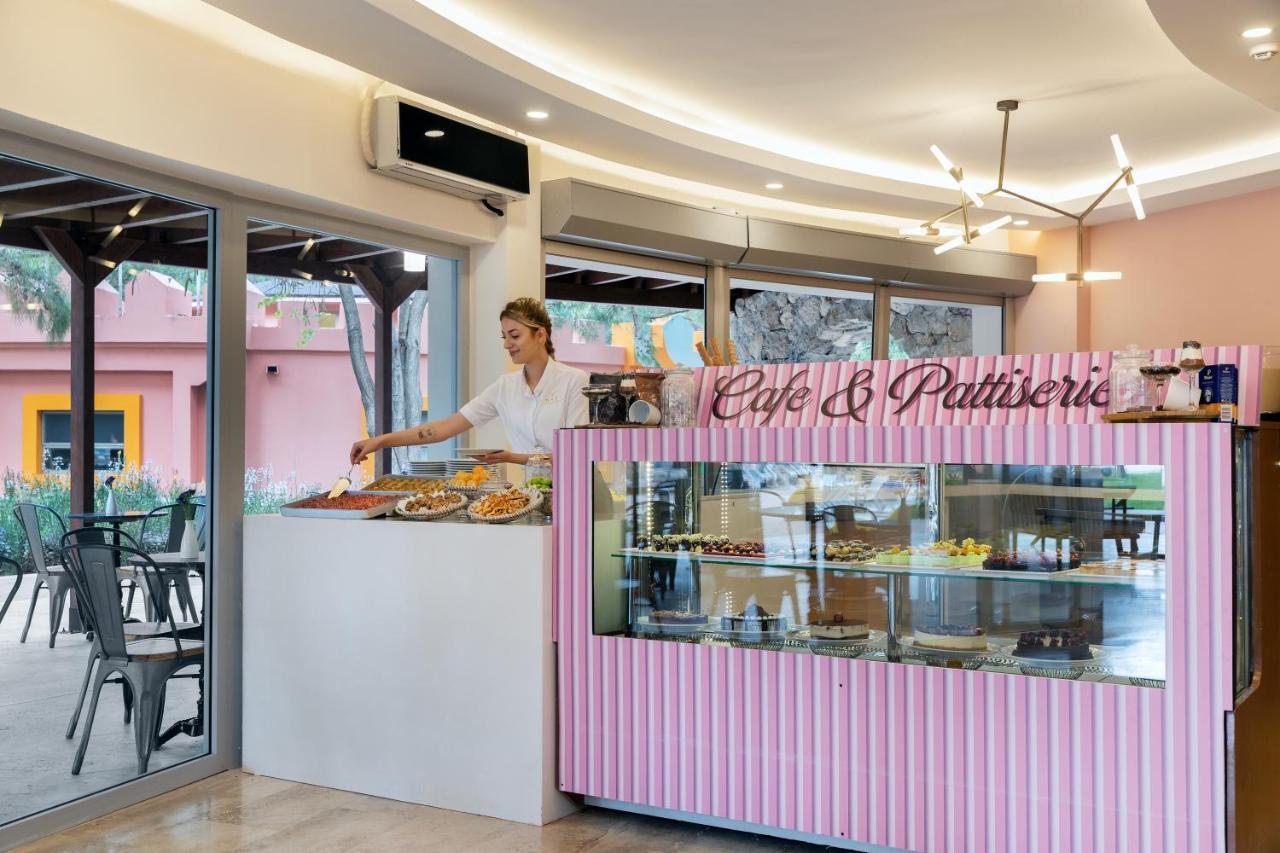 Marti Myra Hotell Tekirova Exteriör bild Café & Patisserie