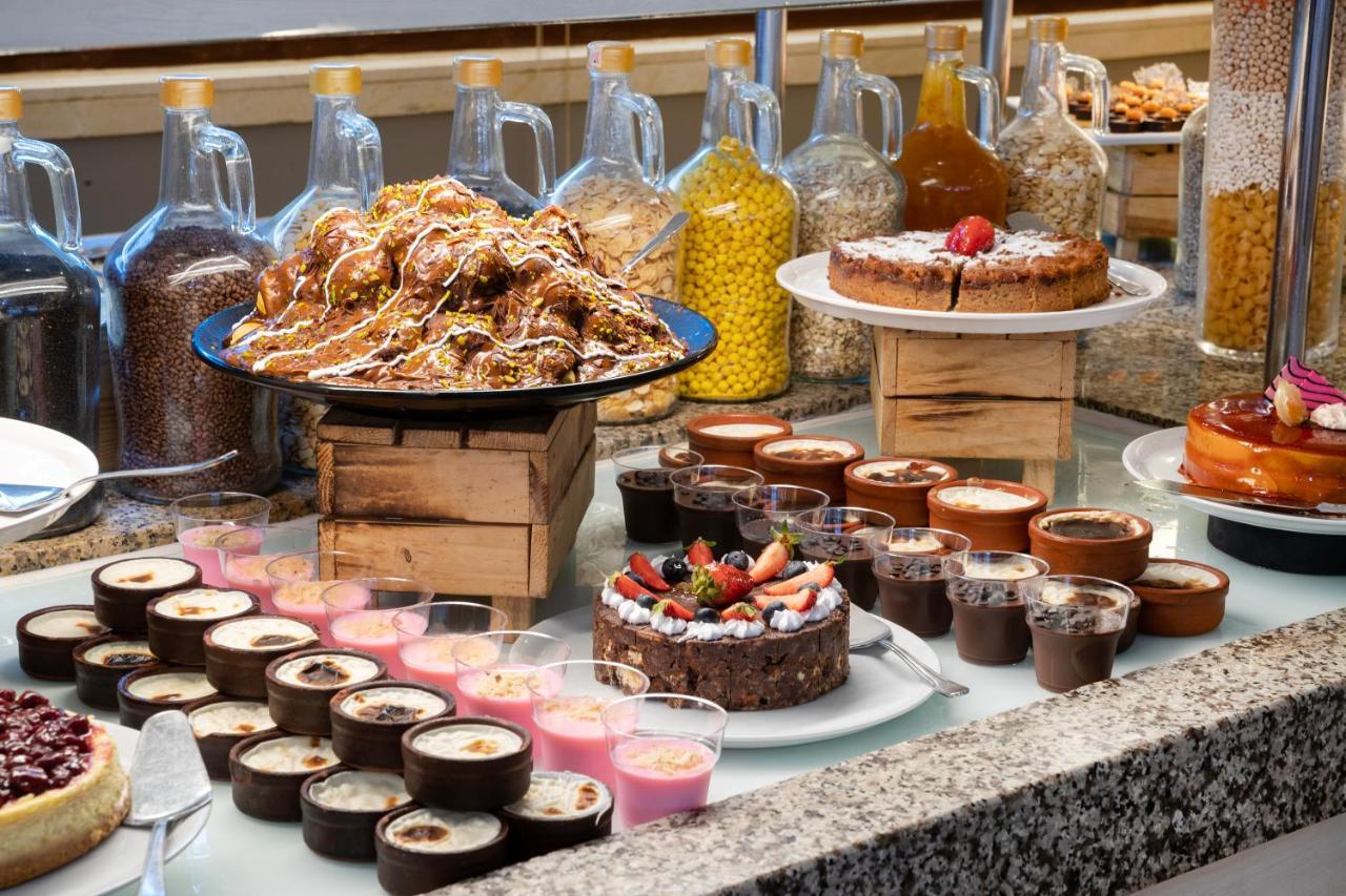 Marti Myra Hotell Tekirova Exteriör bild A dessert buffet